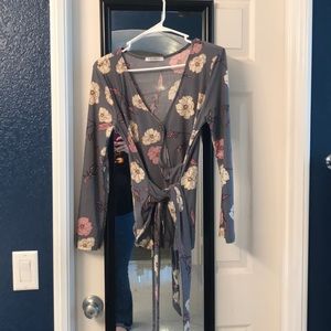 Long sleeved side tie shirt